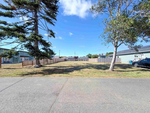 LAND - Crescent City, CA