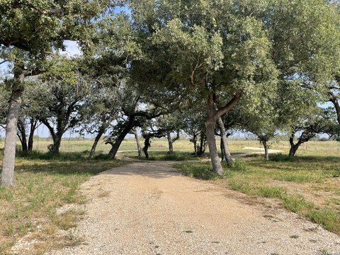 Land, Floresville, TX