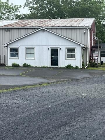 Versatile Commercial Space on Route 209