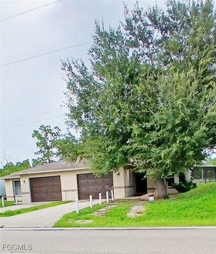 Well-Maintained Duplex in Lehigh Acres