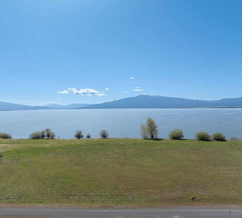 Lakefront Lot in Chiloquin, Oregon