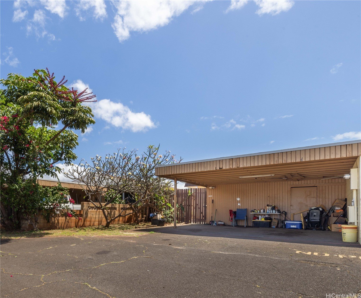 Waianae Duplex with Fenced Backyard