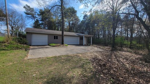 Land with Pole Building, Ionia