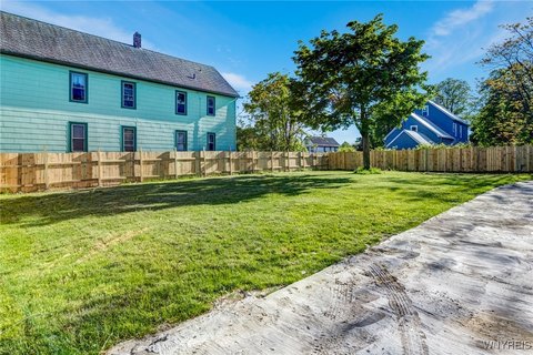 Double Lot Package in Buffalo