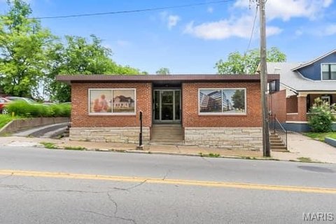 Renovated Downtown Office and Retail Building