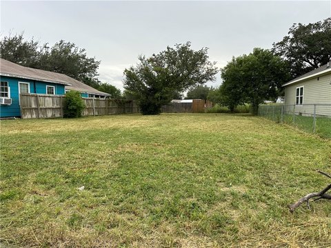 LAND - Sinton, TX