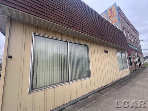 Versatile Retail and Office Building