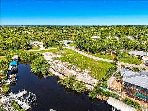 Land, Bokeelia, FL