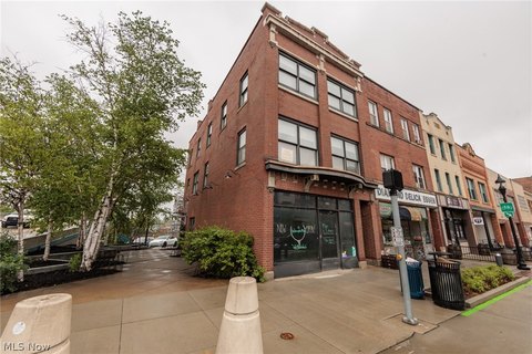 COMMERCIAL - Akron, OH