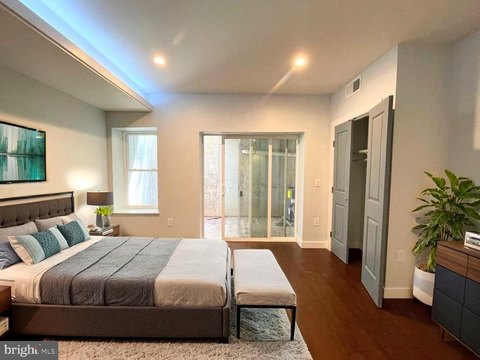 Philadelphia Triplex with City Views