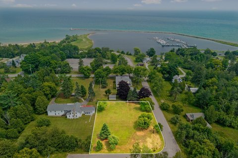 LAND - Harrisville, MI