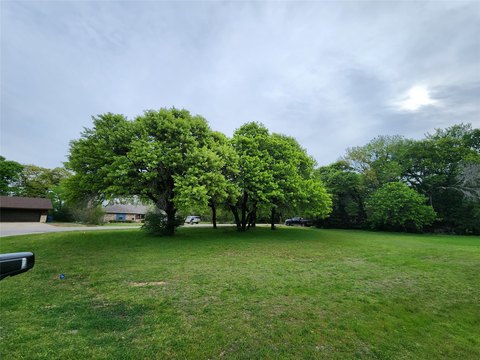 Corner Lot Near Lake