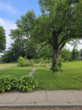 LAND - East St Louis, IL