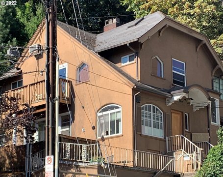 Portland Multifamily Building with Views