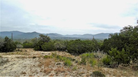 Land with Breathtaking Frio Canyon Views