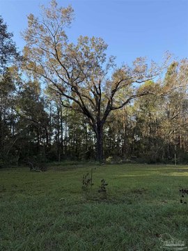 Land, Milton, FL