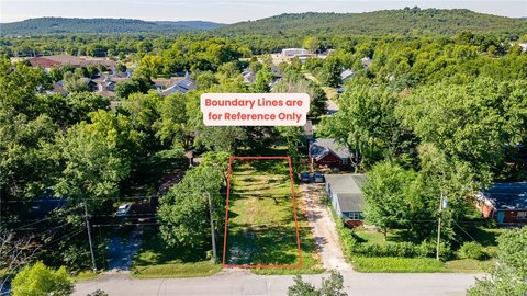 LAND - Fayetteville, AR