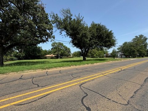 Corner Lot in Grapeland, TX