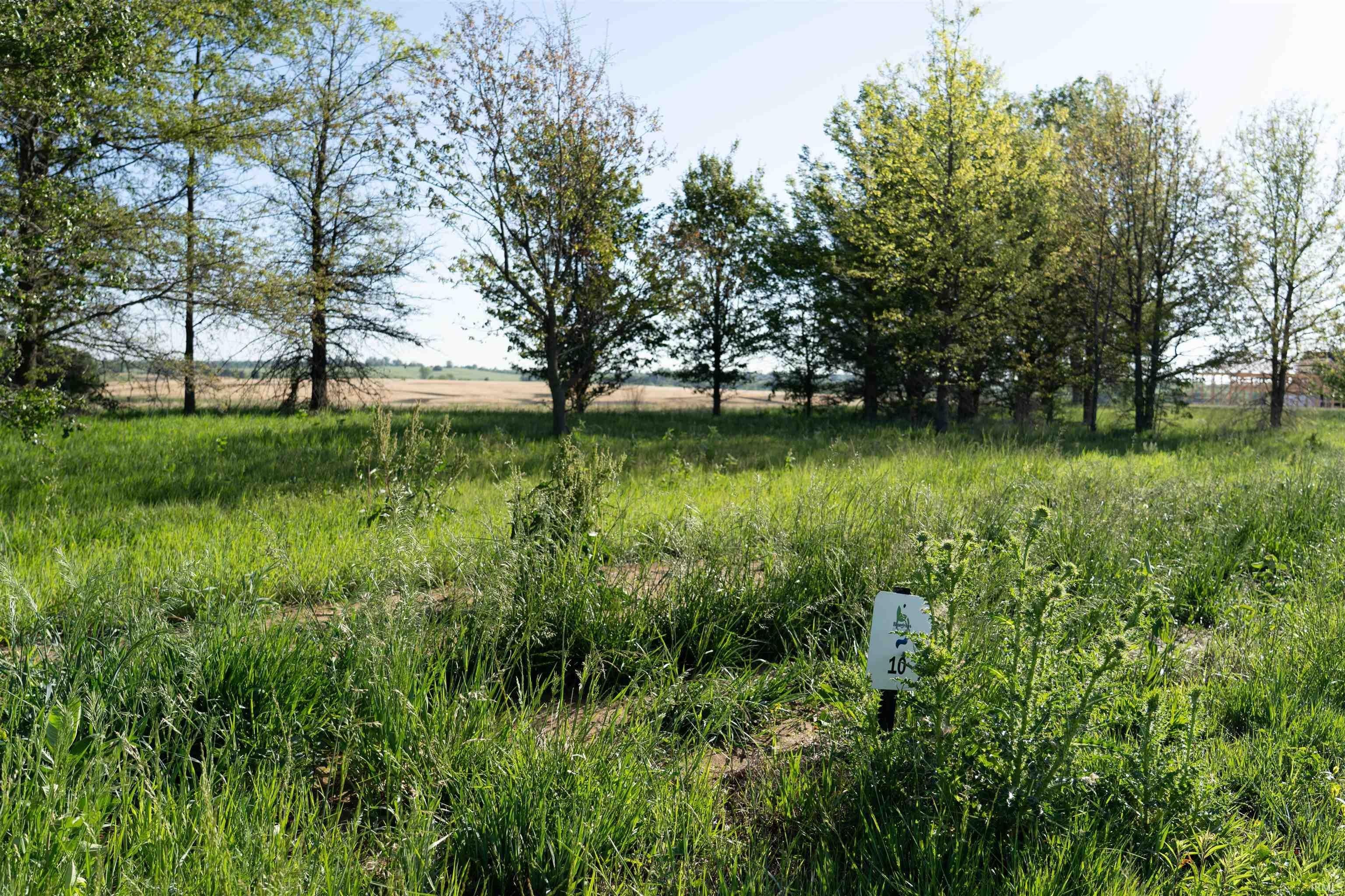 Spacious Homesite in Warrick County