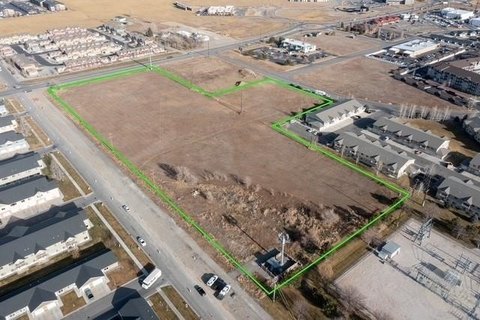 Commercial Land in Bustling Area
