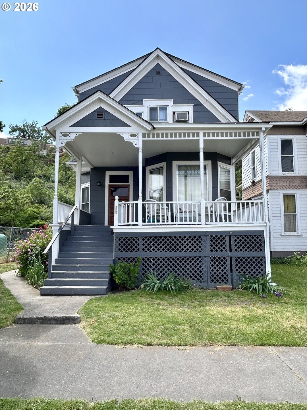 Victorian Triplex in The Dalles