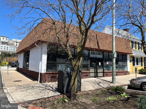 Prime Commercial Space in Ardmore