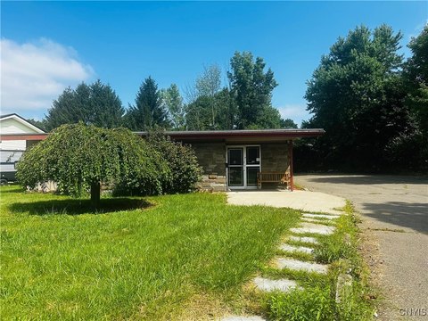 Versatile Commercial Space in Cortland