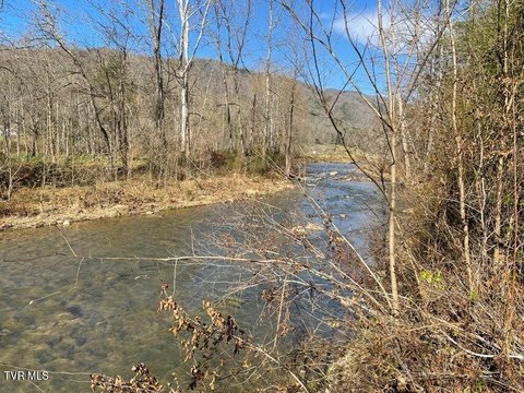 Roan Creek Frontage Land