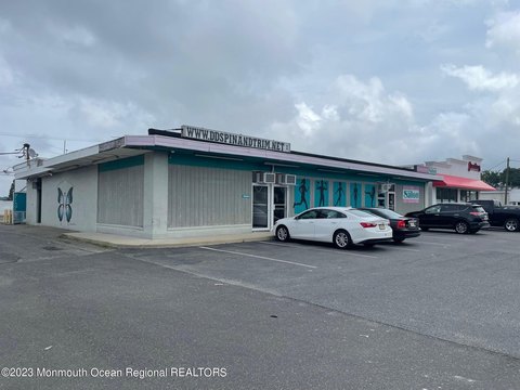 Retail Space in Toms River