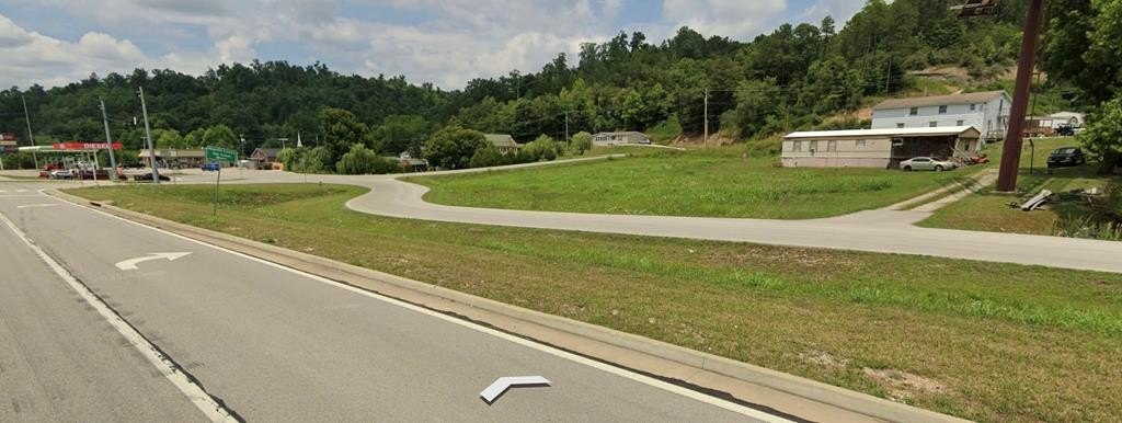 Salyersville Land on Mountain Parkway