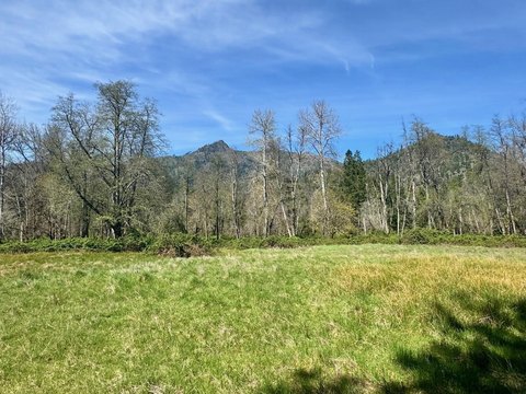 Seiad Valley Creek Land