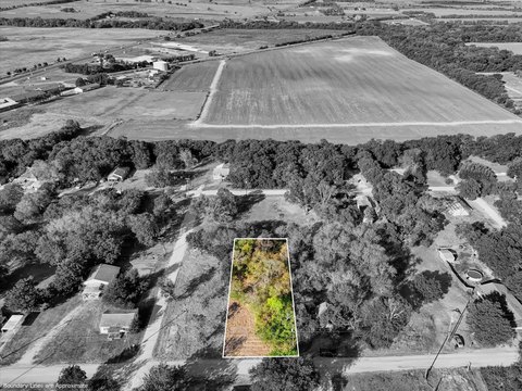 Land, Mart, TX