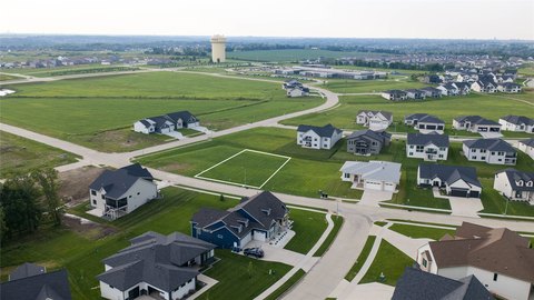 Land, Urbandale, IA