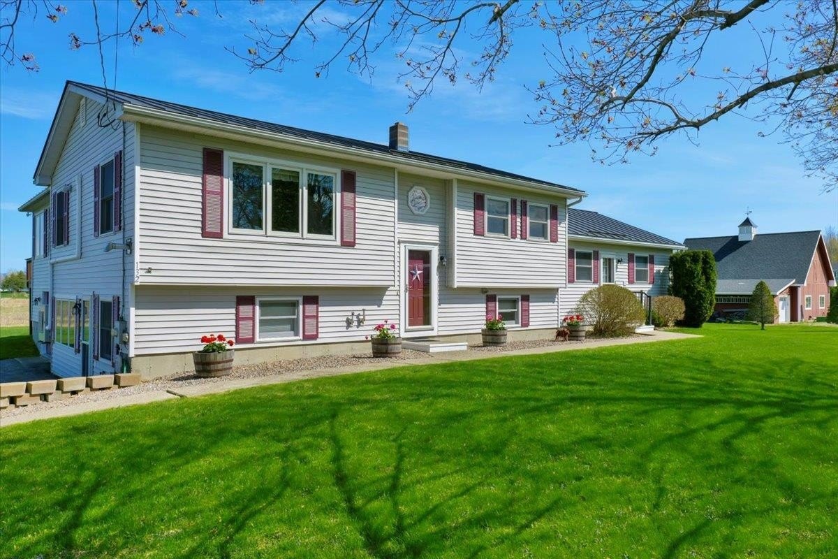 Grand Isle Estate with Income