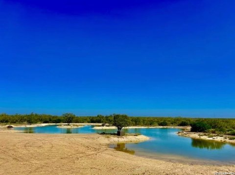 South Texas Ranch With New Lodge