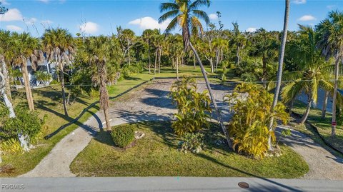 Sanibel Homesite Near Periwinkle Way