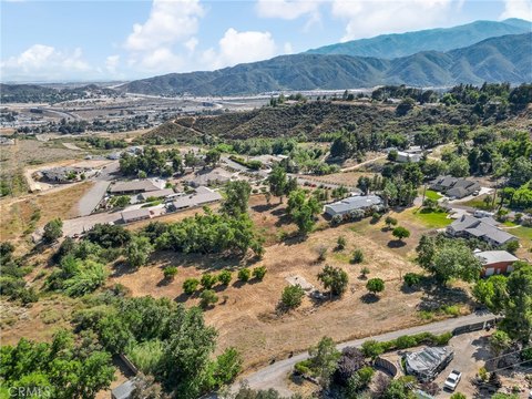 Scenic Land Parcels in Devore