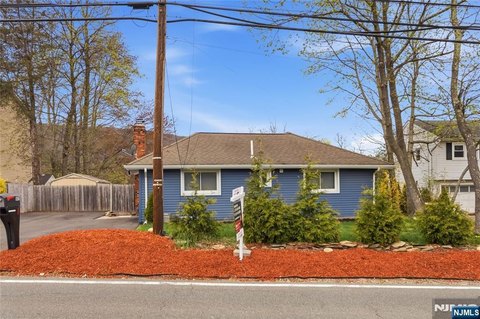 Lakefront Ranch with Dock