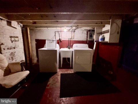 Versatile West Side Duplex