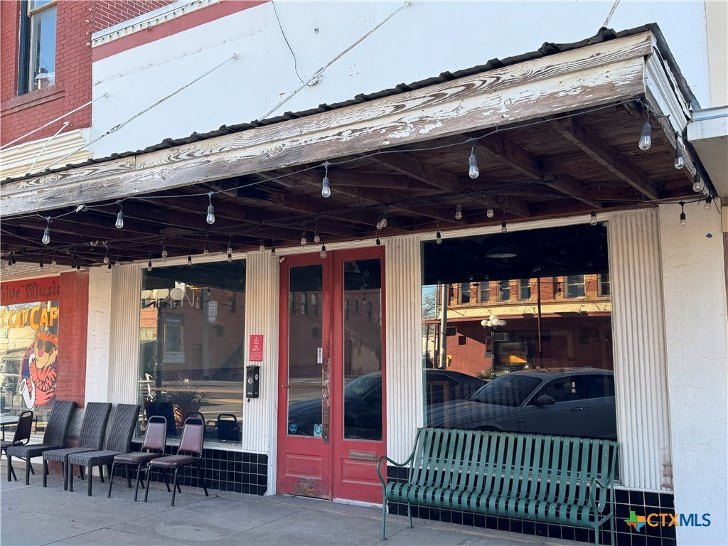 Smithville Commercial Property on Main