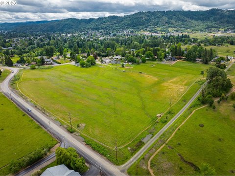 LAND - Roseburg, OR