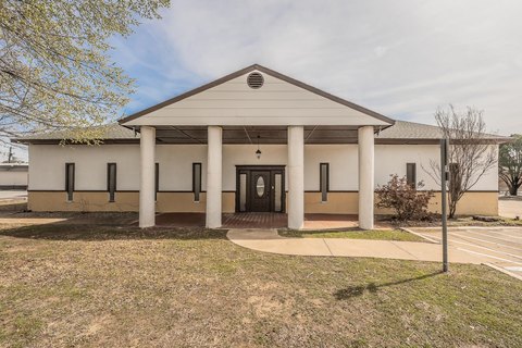 Updated Flexible Office Property