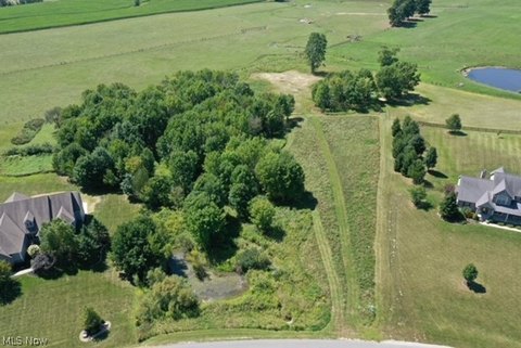 Land, Seville, OH