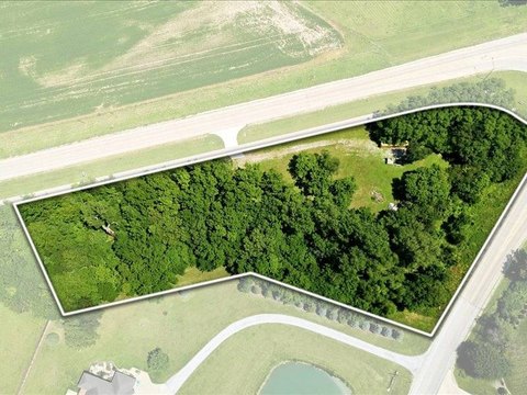 LAND - SOLON, IA