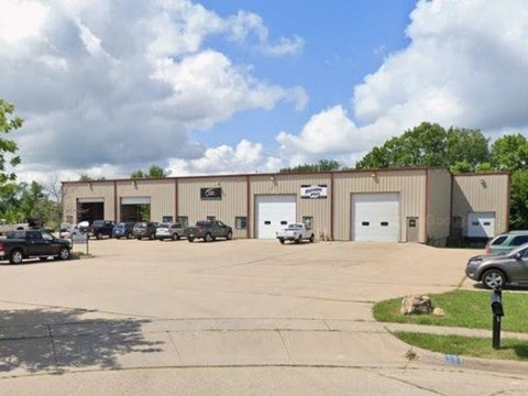 COMMERCIAL - Dubuque, IA