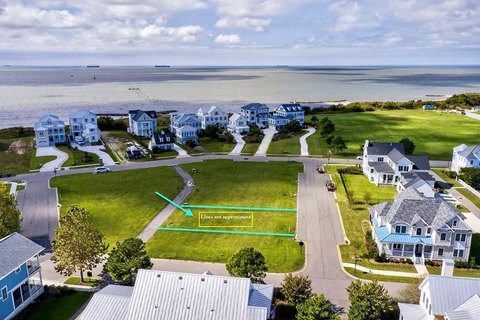 Residential Lot in Bayside Village