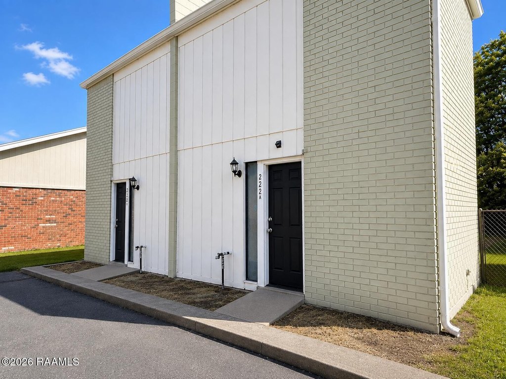222 Ryder Dr, Lafayette, LA 70508
