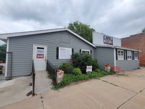 Turn-Key Bar and Grill Building