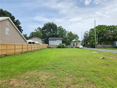 LAND - Jefferson, LA