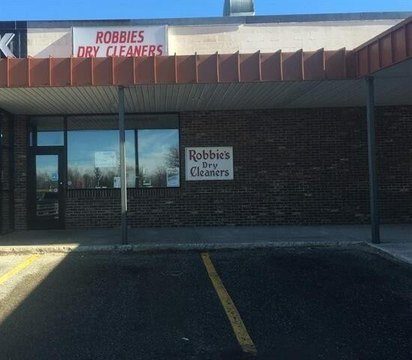 Benzonia Commercial Building on US 31